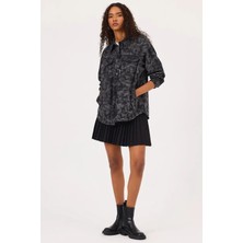 Kadın Cepli Çıtçıt Düğmeli Jean Gömlek - Siyah