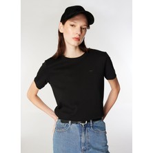 Mustang Bisiklet Yaka Nakışlı Siyah Kadın T-Shirt M4WL-TST-1903