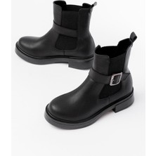 Siyah Toka Aksesuarlı Lastikli Günlük Kadın Bot Bayan BOT38018