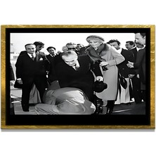 Marsilyan Yapay Zeka ile Yenilenmiş Atatürk Fotoğrafları Siyah Beyaz Cam Tablo, 3D Dekoratif Baskı 826