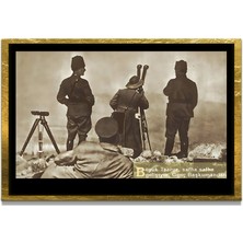 Marsilyan Yapay Zeka ile Yenilenmiş Atatürk Fotoğrafları Siyah Beyaz Cam Tablo, 3D Dekoratif Baskı 756