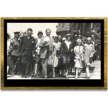 Marsilyan Yapay Zeka ile Yenilenmiş Atatürk Fotoğrafları Siyah Beyaz Cam Tablo, 3D Dekoratif Baskı 794