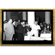 Marsilyan Yapay Zeka ile Yenilenmiş Atatürk Fotoğrafları Siyah Beyaz Cam Tablo, 3D Dekoratif Baskı 717