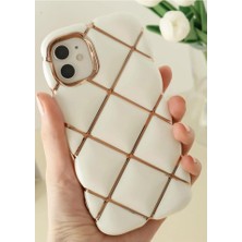 3gen Case Iphone 11 Uyumlu Kabarta 3D Baklava Desenli Yaldız Çizgi Detaylı Diana Kılıf