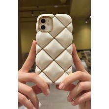 3gen Case Iphone 11 Uyumlu Kabarta 3D Baklava Desenli Yaldız Çizgi Detaylı Diana Kılıf