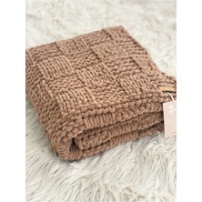 Mediterian Yumuşak kahverengi bebek battaniyesi, peluş dokusu ve rahatlığıyla ideal seçim