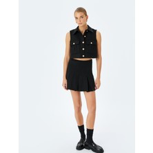 Koton Gold Düğmeli Kapaklı Cep Detaylı Kolsuz Crop Tüvit Yelek