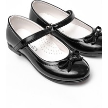 Papuccum Ortopedi Çocuk Ayakkabıları  Kız Çocuk Rugan Kaydırmaz Taban Bıyık Babet