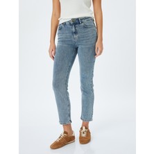 Koton Düz Paça Normal Bel Düğmeli Cep Detaylı Kot Pantolon - Straight Fit Jean