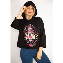 Kadın Siyah Dijital Baskılı Kapşonlu Sweatshirt 65N35083