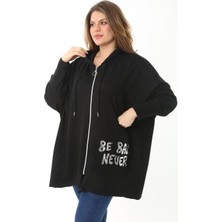 Kadın Büyük Beden Siyah Ön Dermuarlı Lak Baskılı Kapşonlu Rahat Kesim Sweatshirt 65N37118
