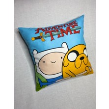 Yaya Design Co Adventure Time Desenli Dijital Baskılı Kırlent Kılıfı ve Yastık