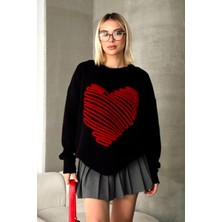 Keyifli Moda Kadın Siyah Kabartma Büyük Kalpli Triko Kazak