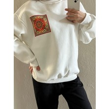 Nakış Baskılı, Payetli Şardonlu Sweatshirt