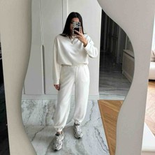 Spor ve Günlük Kullanım Için Modern Kadın Eşofman Takımı