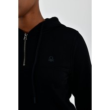 Kadın Siyah Sol Göğsü Logo Detaylı Fermuarlı Kapüşonlu Sweatshirt