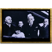 Marsilyan Yapay Zeka ile Yenilenmiş Atatürk Fotoğrafları Siyah Beyaz Cam Tablo, 3D Dekoratif Baskı 146