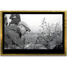 Marsilyan Yapay Zeka ile Yenilenmiş Atatürk Fotoğrafları Siyah Beyaz Cam Tablo, 3D Dekoratif Baskı 83