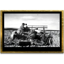 Marsilyan Yapay Zeka ile Yenilenmiş Atatürk Fotoğrafları Siyah Beyaz Cam Tablo, 3D Dekoratif Baskı 57