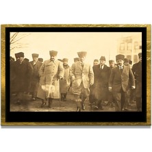 Marsilyan Yapay Zeka ile Yenilenmiş Atatürk Fotoğrafları Siyah Beyaz Cam Tablo, 3D Dekoratif Baskı 346