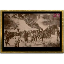 Marsilyan Yapay Zeka ile Yenilenmiş Atatürk Fotoğrafları Siyah Beyaz Cam Tablo, 3D Dekoratif Baskı 640