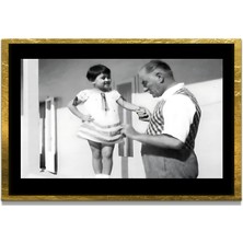 Marsilyan Yapay Zeka ile Yenilenmiş Atatürk Fotoğrafları Siyah Beyaz Cam Tablo, 3D Dekoratif Baskı 467