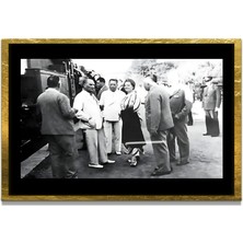 Marsilyan Yapay Zeka ile Yenilenmiş Atatürk Fotoğrafları Siyah Beyaz Cam Tablo, 3D Dekoratif Baskı 233