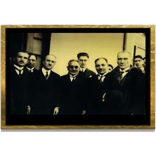 Marsilyan Yapay Zeka ile Yenilenmiş Atatürk Fotoğrafları Siyah Beyaz Cam Tablo, 3D Dekoratif Baskı 128