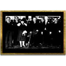 Marsilyan Yapay Zeka ile Yenilenmiş Atatürk Fotoğrafları Siyah Beyaz Cam Tablo, 3D Dekoratif Baskı 475
