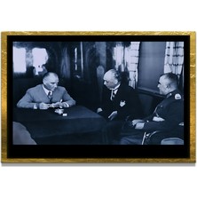 Marsilyan Yapay Zeka ile Yenilenmiş Atatürk Fotoğrafları Siyah Beyaz Cam Tablo, 3D Dekoratif Baskı 196