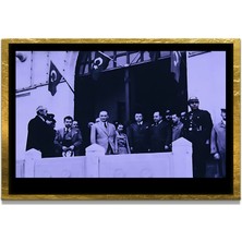 Marsilyan Yapay Zeka ile Yenilenmiş Atatürk Fotoğrafları Siyah Beyaz Cam Tablo, 3D Dekoratif Baskı 148