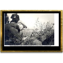 Marsilyan Yapay Zeka ile Yenilenmiş Atatürk Fotoğrafları Siyah Beyaz Cam Tablo, 3D Dekoratif Baskı 801