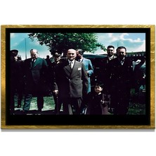 Marsilyan Yapay Zeka ile Yenilenmiş Atatürk Fotoğrafları Siyah Beyaz Cam Tablo, 3D Dekoratif Baskı 474