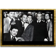 Marsilyan Yapay Zeka ile Yenilenmiş Atatürk Fotoğrafları Siyah Beyaz Cam Tablo, 3D Dekoratif Baskı 71