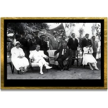 Marsilyan Yapay Zeka ile Yenilenmiş Atatürk Fotoğrafları Siyah Beyaz Cam Tablo, 3D Dekoratif Baskı 53