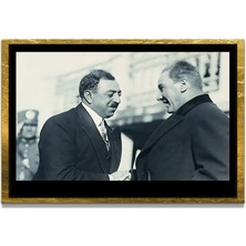 Marsilyan Yapay Zeka ile Yenilenmiş Atatürk Fotoğrafları Siyah Beyaz Cam Tablo, 3D Dekoratif Baskı 242