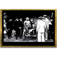 Marsilyan Yapay Zeka ile Yenilenmiş Atatürk Fotoğrafları Siyah Beyaz Cam Tablo, 3D Dekoratif Baskı 385