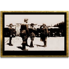 Marsilyan Yapay Zeka ile Yenilenmiş Atatürk Fotoğrafları Siyah Beyaz Cam Tablo, 3D Dekoratif Baskı 406