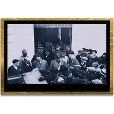 Marsilyan Yapay Zeka ile Yenilenmiş Atatürk Fotoğrafları Siyah Beyaz Cam Tablo, 3D Dekoratif Baskı 306