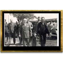 Marsilyan Yapay Zeka ile Yenilenmiş Atatürk Fotoğrafları Siyah Beyaz Cam Tablo, 3D Dekoratif Baskı 767