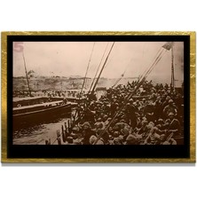 Marsilyan Yapay Zeka ile Yenilenmiş Atatürk Fotoğrafları Siyah Beyaz Cam Tablo, 3D Dekoratif Baskı 668