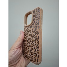 TrendyTech iPhone 15 Pro Max Kılıf Leopar Desenli Kamera Çıkıntılı Deri Görünümlü Süet Silikon Kılıf