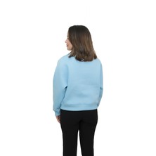 Kadın Bebe Mavisi Yuvarlak Yaka Krop Model Oversize Şardonlu Swetshirt