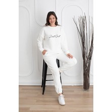 Kadın Beyaz Bisiklet Yaka Baskılı Beli ve Paçası Lastikli Pamuklu 3 Iplik  Eşofman Takımı