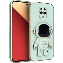 Zebana Xiaomi Redmi Note 9s Uyumlu Kılıf Standlı Astronot Silikon Kılıf Açık Yeşil