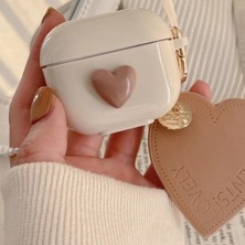 Ewec 4. Nesil Uyumlu Kahverengi 3D Kalpli ve Kahverengi Kalp Anahtarlık Kancalı Premium Kulaklık Kılıfı