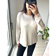 Charamela Kadın Büyük Beden Yakası ve Kolları Taş Detaylı Bluz -BGB60