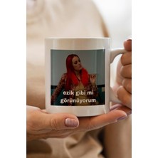 South Steel Yalan Dünya Tülay Baskılı Ezik Gibi Mi Görünüyorum Yazılı Yılbaşı Hediyesi Kupa Bardak