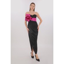 Suseb Saten Siyah Çiçek Detaylı Elbise