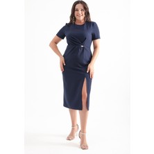 Kadın Lacivert Inci Detaylı Yırtmaçlı Büyük Beden Midi Elbise